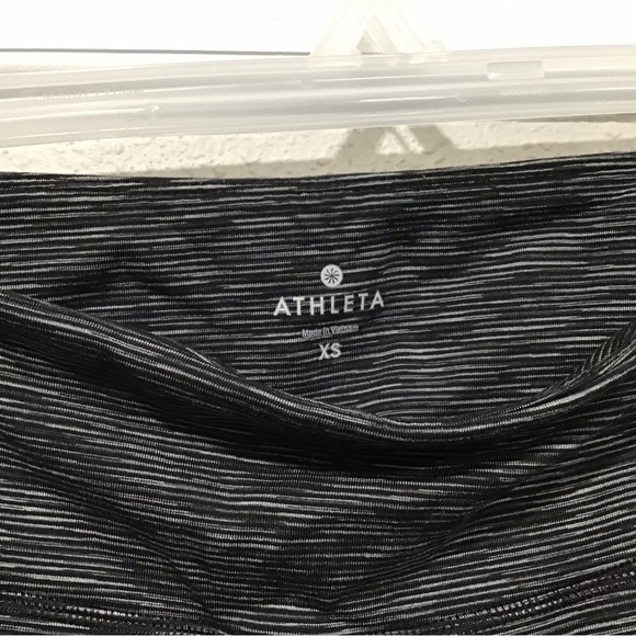 Athleta Mesh Mind Over Mat Capri Leggings Grey/Black Lattice Lacing Size Small - Picture 4 of 7